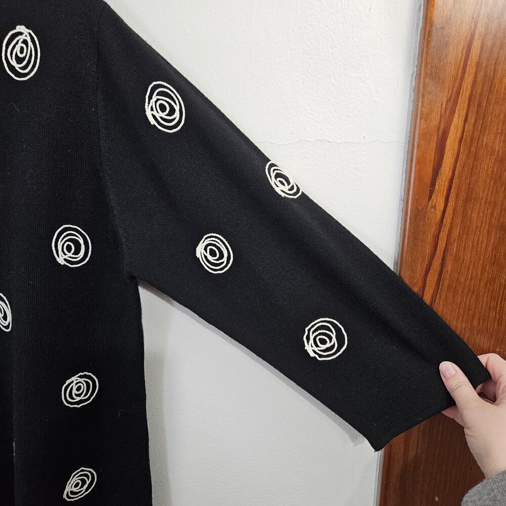 Geometric Swirl Embroidery Black Sweater 3/4 sleeves Size Large - Picture 3 of 4